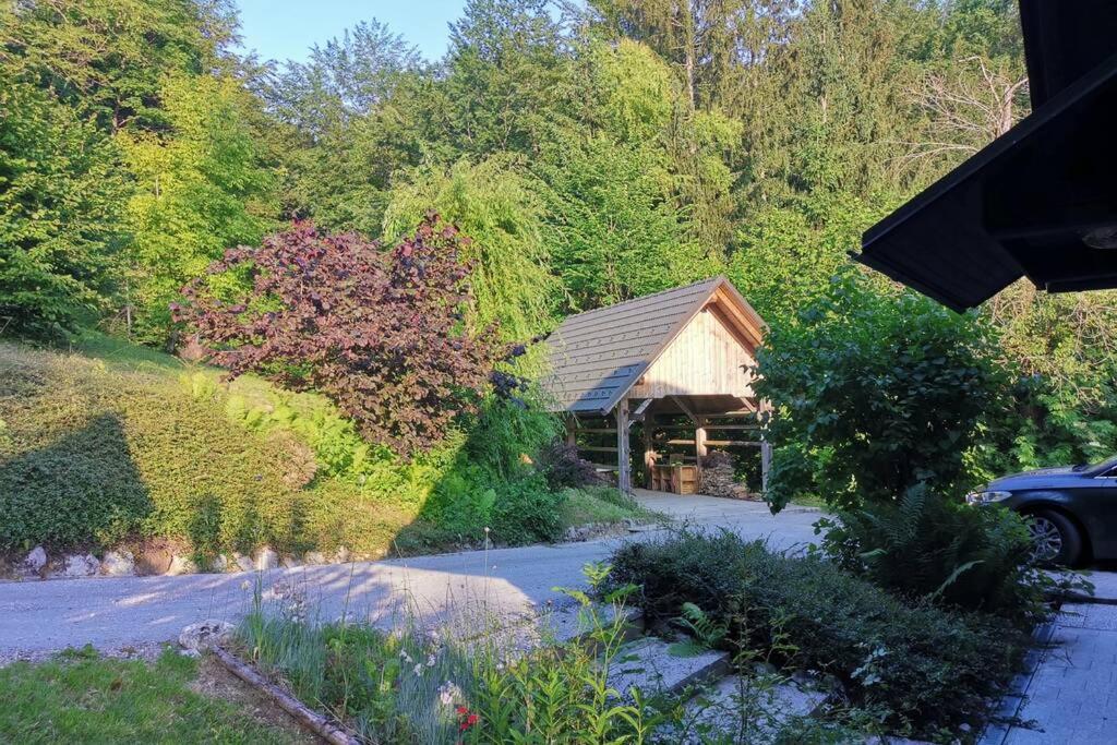 Cottage In The Woods - Lake ボーヒニ エクステリア 写真